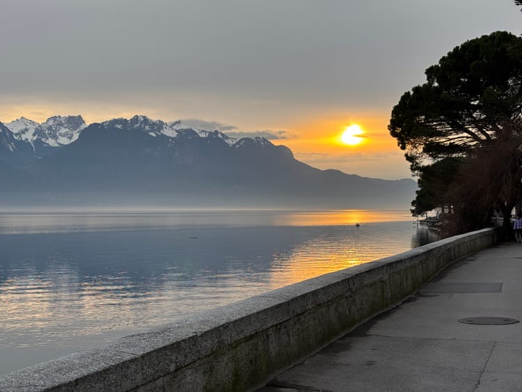 एक झलक ही काफ़ी है (Just a Glimpse is Enough)